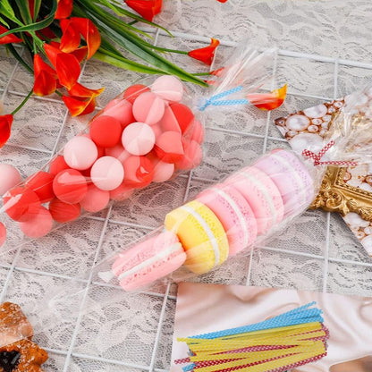 Set of 100 medium disposable piping bags for cake decorating and icing