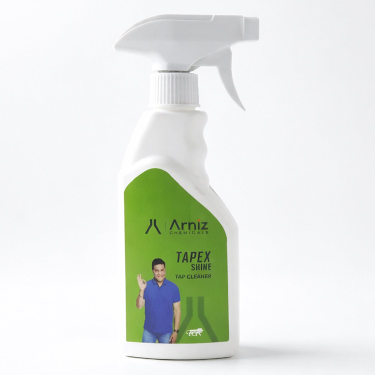 Liquid cleaner spray for taps and fixtures