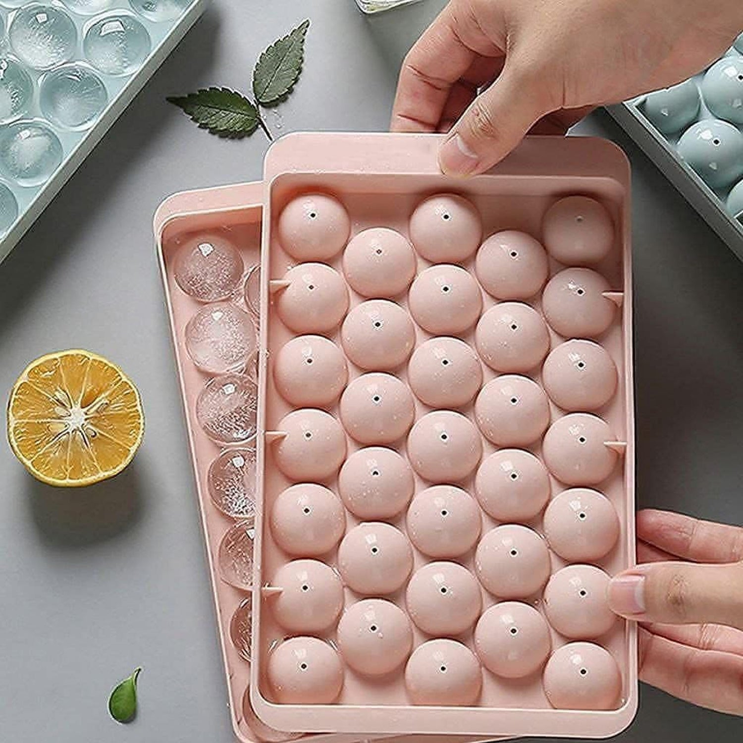 Plastic ice ball tray with lid for drinks